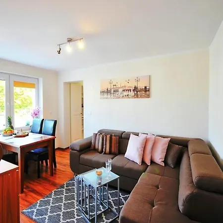 Comfortable 3-room Close To The Sea *